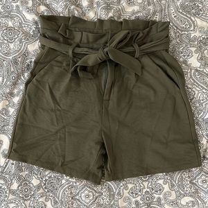 Like-New Vero Moda Paper-Bag Waist Women’s Shorts